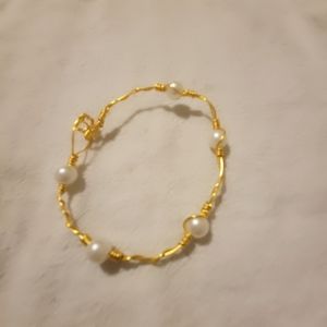 Gold and pearl bracelet